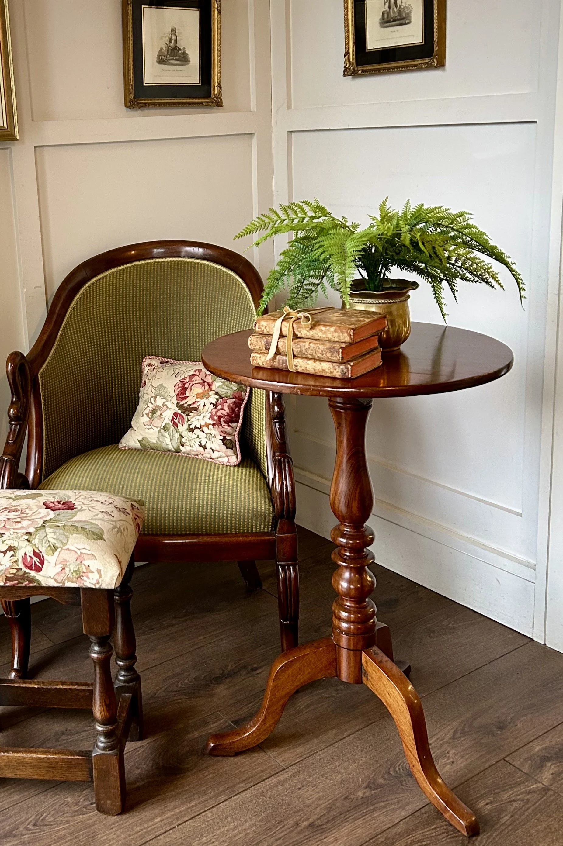 Victorian Mahogany Lamp Table - Side Table