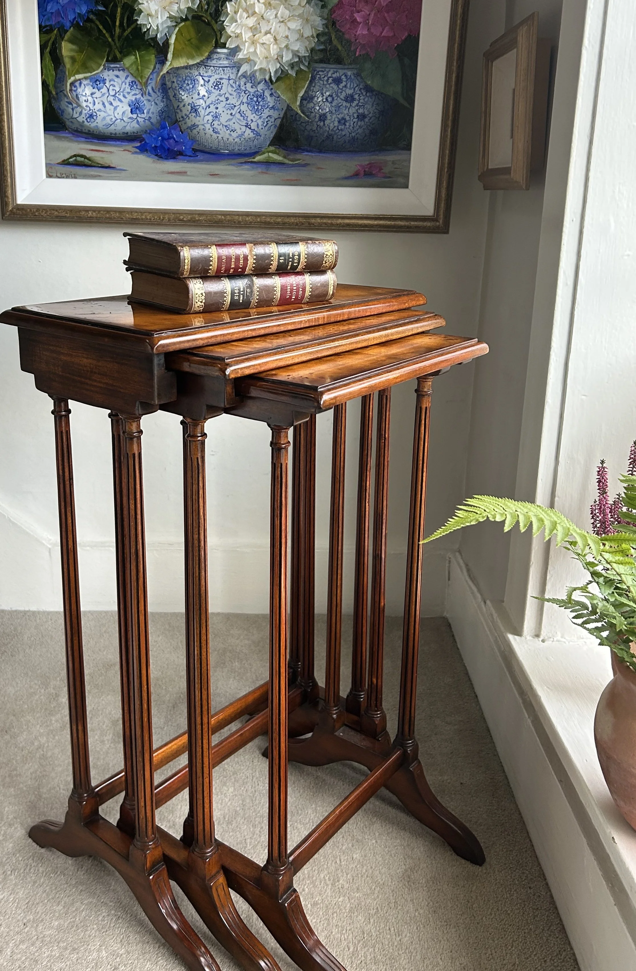 Georgian Style Set of Birds Eye Mable Nest Of Tables