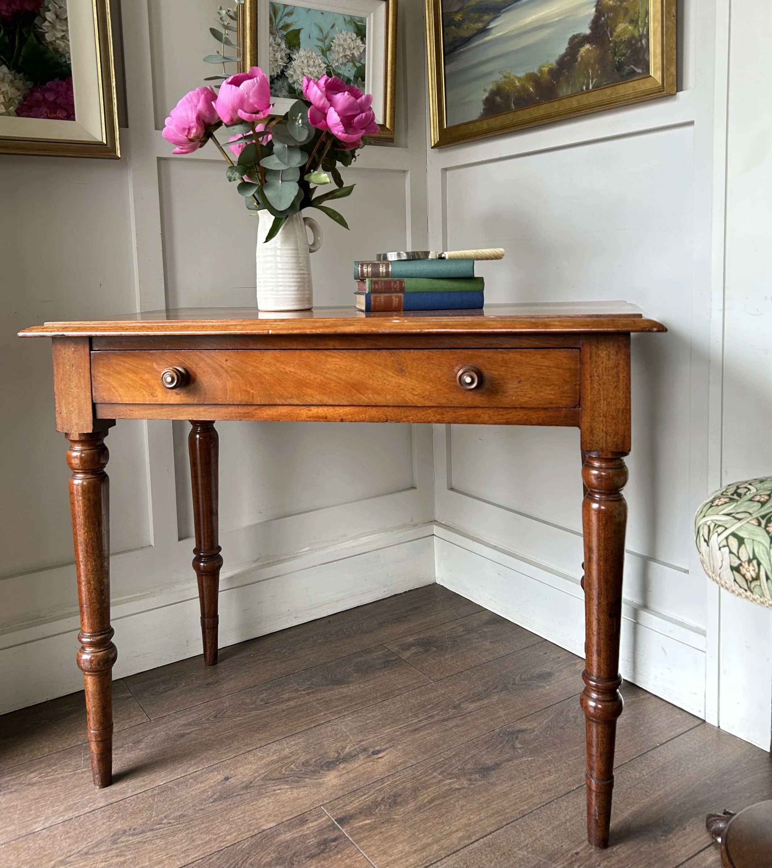 Victorian Mahogany Side Table With Drawer