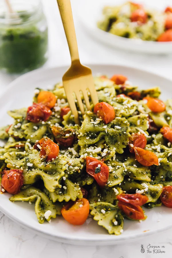 20-Minute-Vegan-Pesto-Pasta-8.jpg