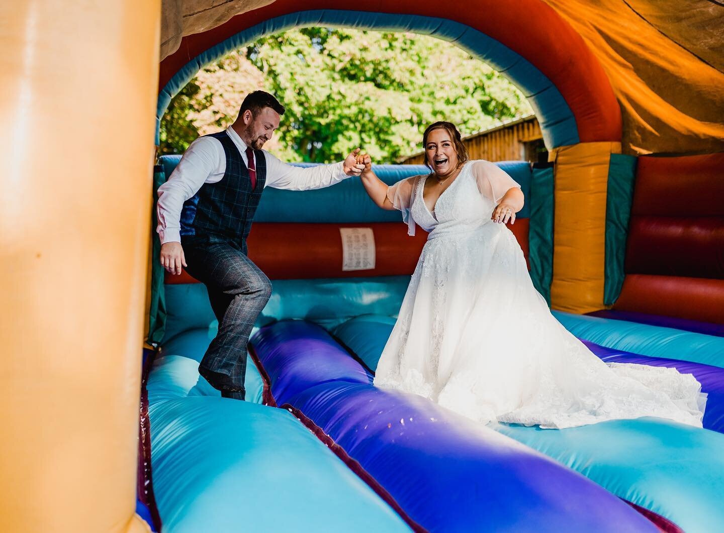 I had the pleasure of capturing Danielle &amp; Lee's Wedding at Wold View Farm and what a scorcher it was! ☀️ Luckily Abbyo's Ice Cream came to the rescue to cool us all off with their delicious selection of flavours🍦

They also had garden games and