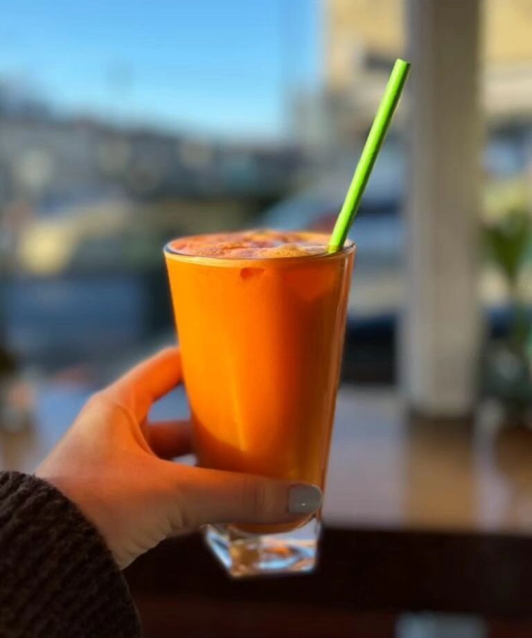 What's your drink of choice? no negroni. sbagliato around here this dry Jan (definitely next month though)

Our freshly juiced to order rooted juice... carrot, ginger,apple and lime or our wondefully green juice...kale,lime,apple and cucumber are on 