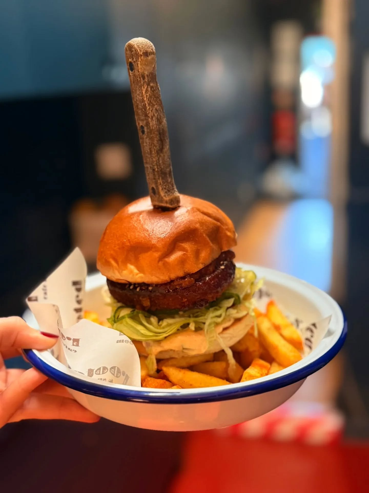 Seoul Burger 

Crispy panko chick'n burger, korean styled pickled cucumber,tomato,lettuce,crispy shallots, korean bbq sauce, gochujang mayo, toasted bun and fries

NEW menu now live!