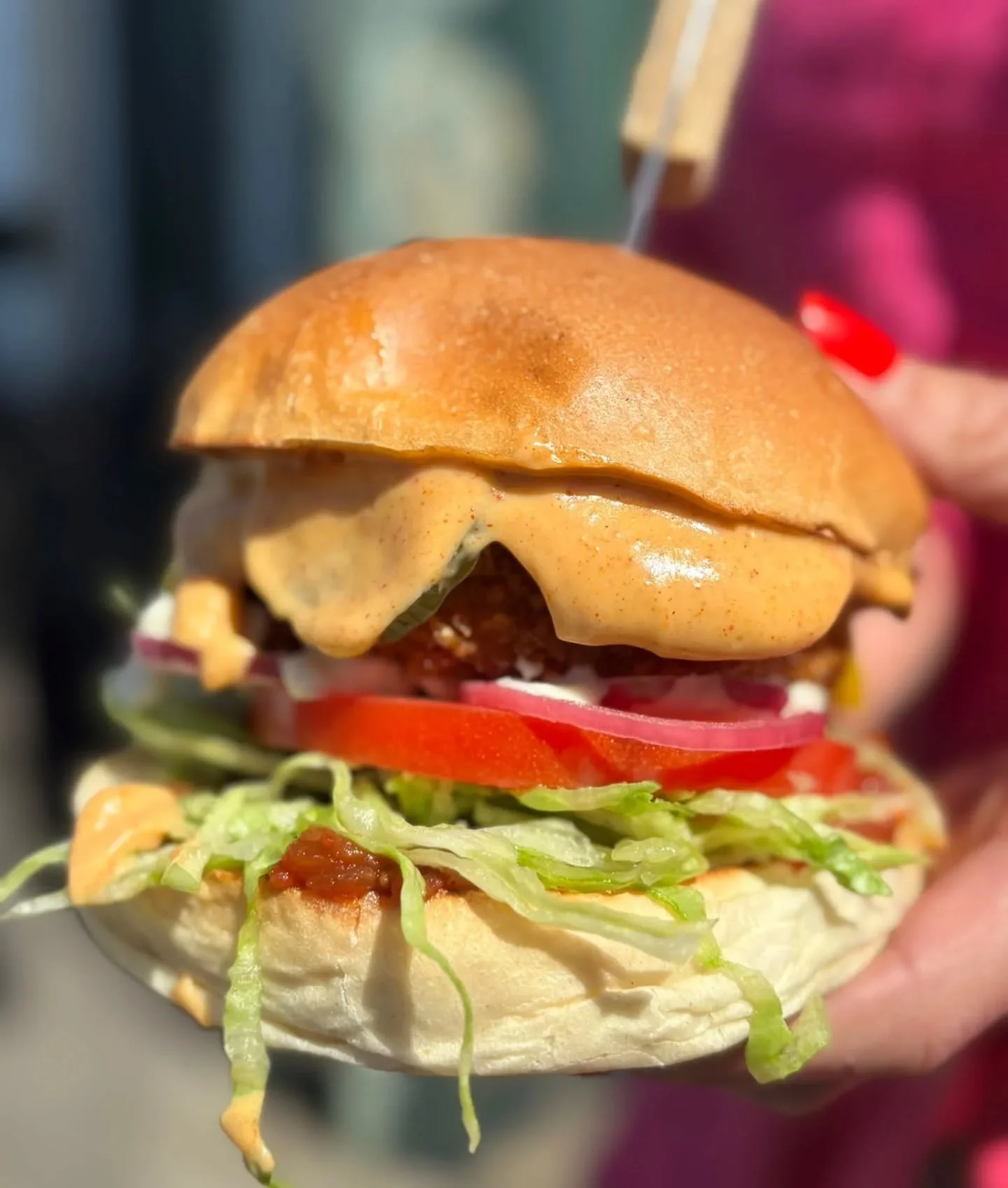 NASHVILLE BURGER 
crispy deep fried southern chiken burger, house cajun mayo, nashville sticky bbq glaze,house dill brined gherkins, pickled pink onions, tomato, lettuce in a bun with house skin on fries