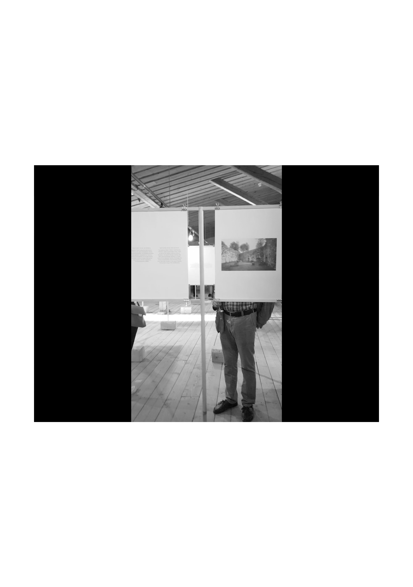 Photography exhibition_video_thumb_bw.png
