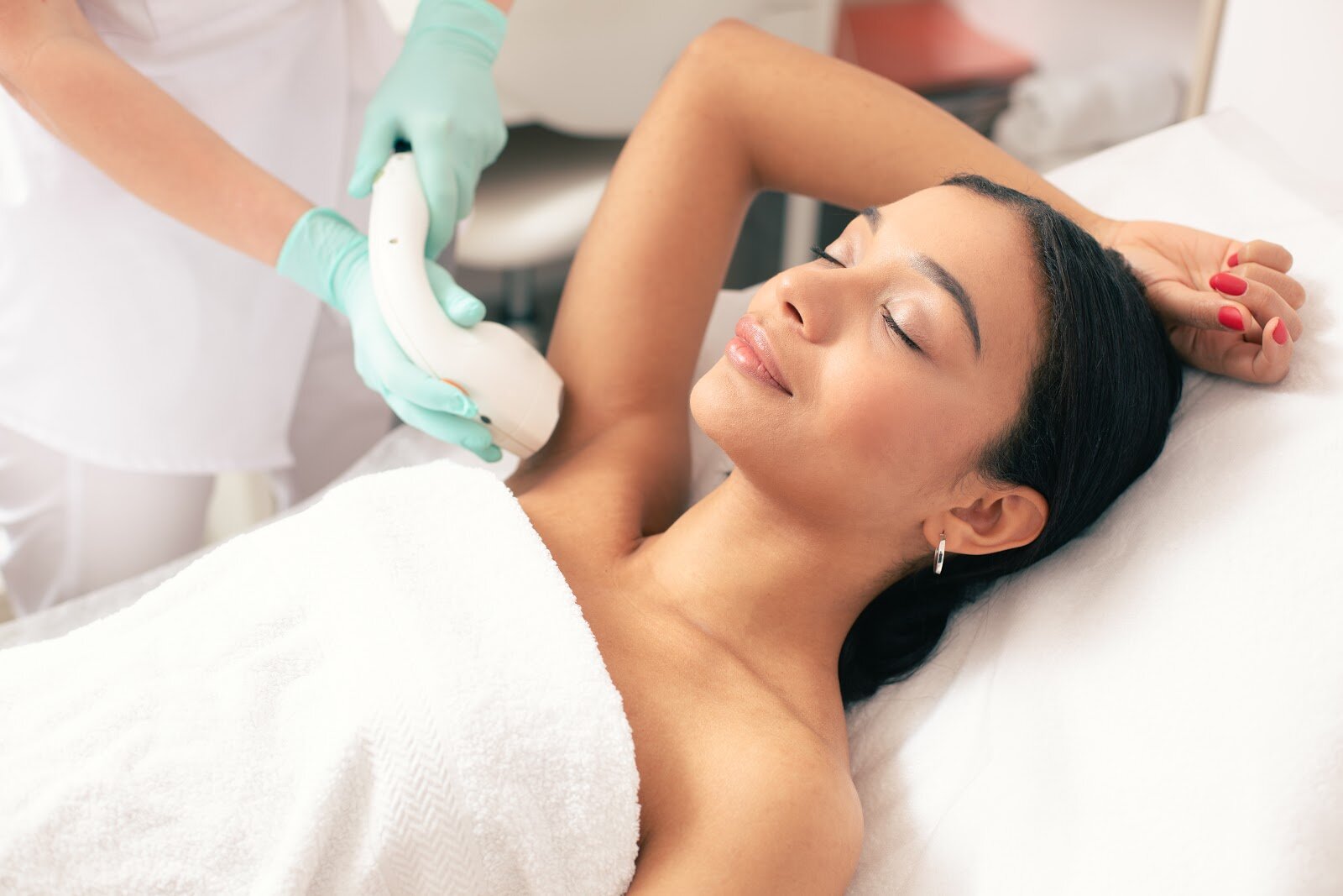 IPL and Laser: The Similarities and Differences — GC Skin Boutique