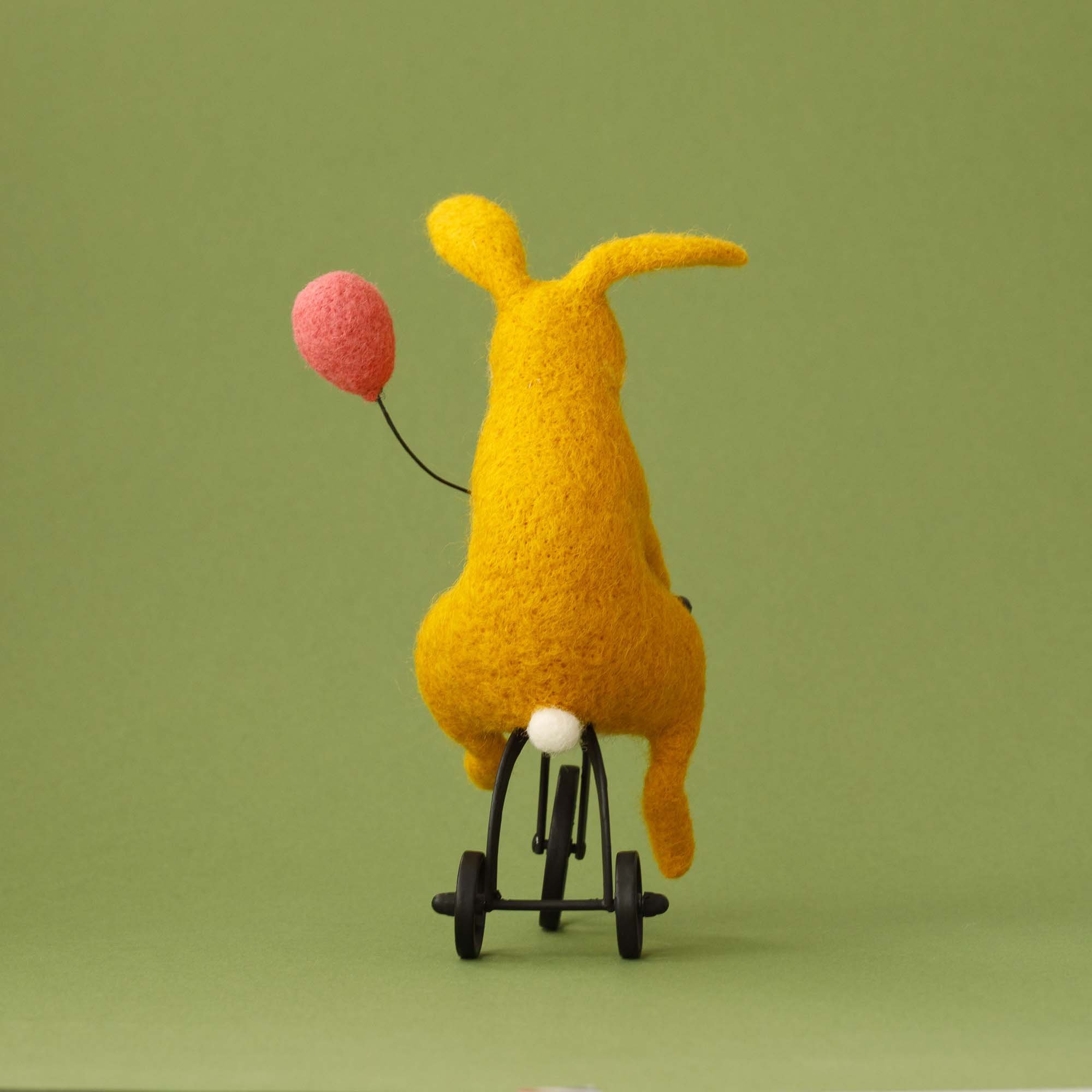 felt-bunny-on-wheels_1.jpg