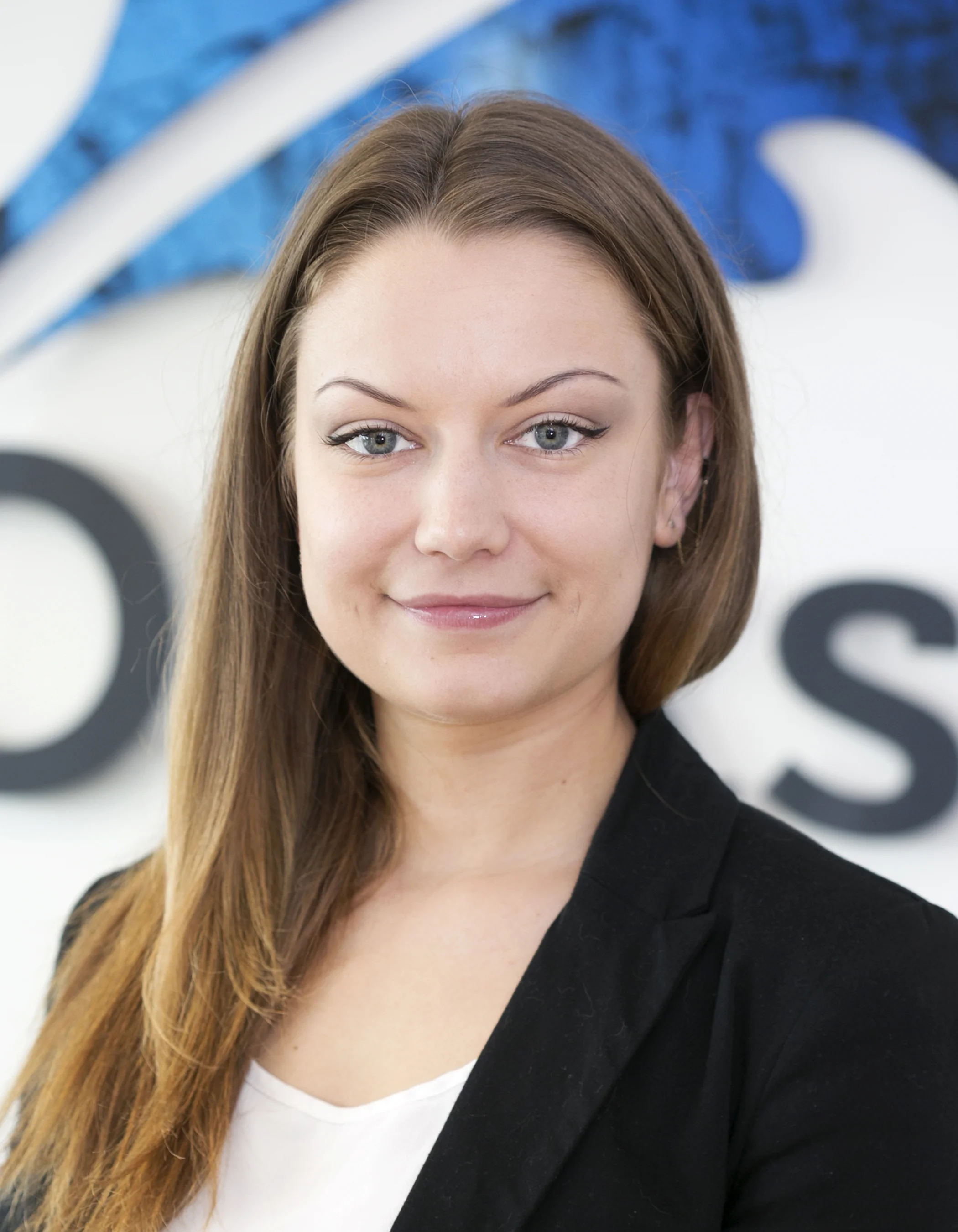 Oakstone international executive search paulina