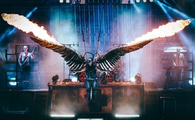 Spektakulært: Rammstein er kjent som et av verdens beste liveband med god grunn. Foto: Rammstein offizielles.