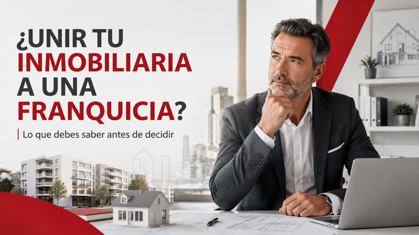 Propietario de inmobiliaria valorando unirse a una franquicia inmobiliaria en España