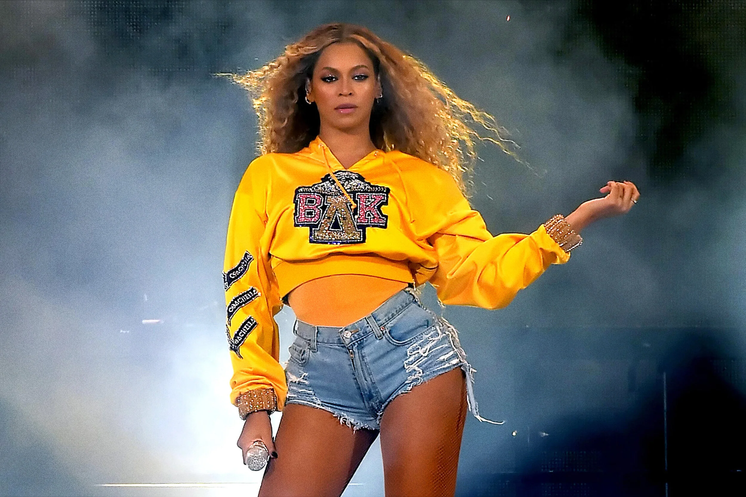 BEYONCE_HOMECOMING_01.jpg