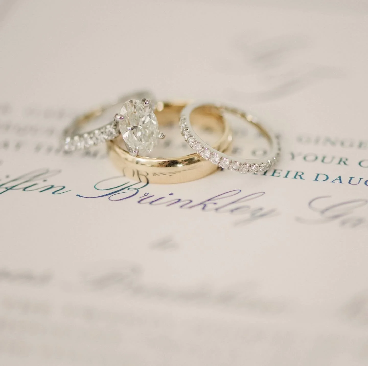 Some pretty bling to get your week started! 
This summer has flown by&hellip;and while I&rsquo;m not ready for it to end, I&rsquo;m looking forward to some cooler weather (maybe&hellip;eventually?😅) Stay tuned for fall portrait session information! 