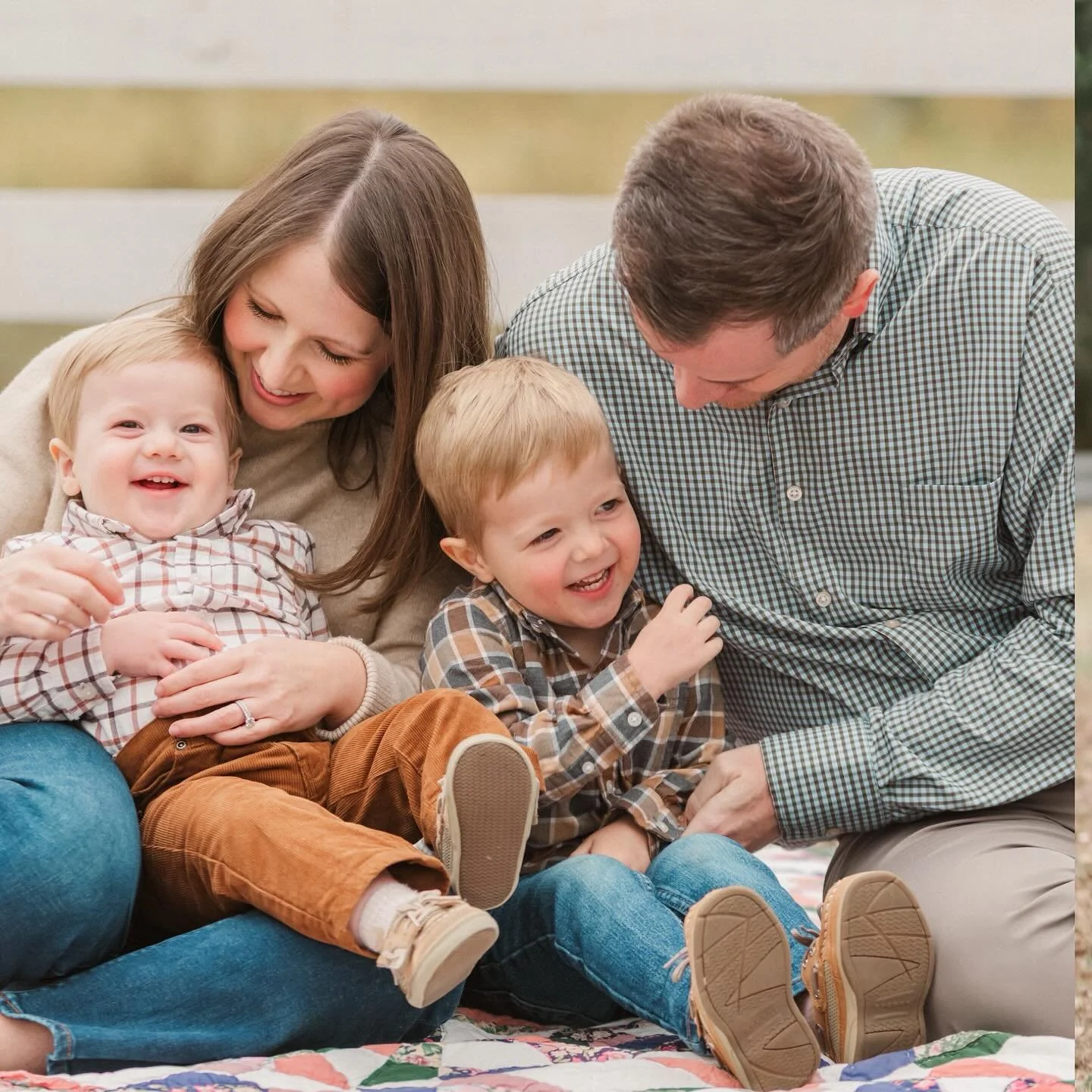 The Hochstetler Family 🍂
The most meaningful thing about being a photographer is having the privilege of being invited into family’s lives to record special memories for them—sometimes for years. That’s the case with Catie and her