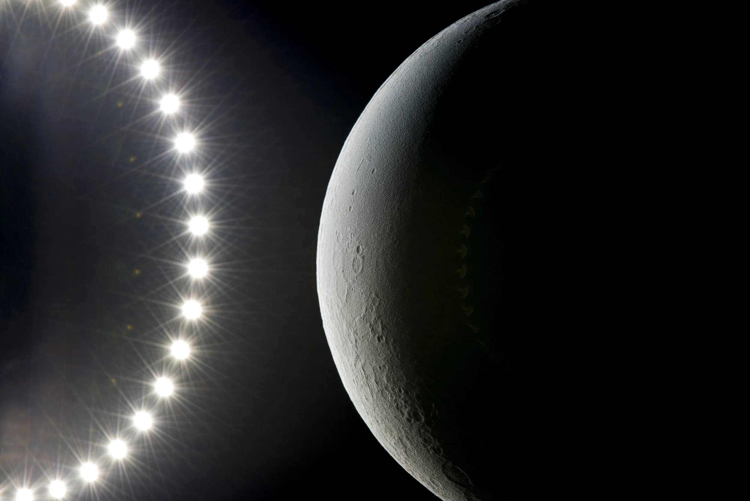 MOON3.jpg