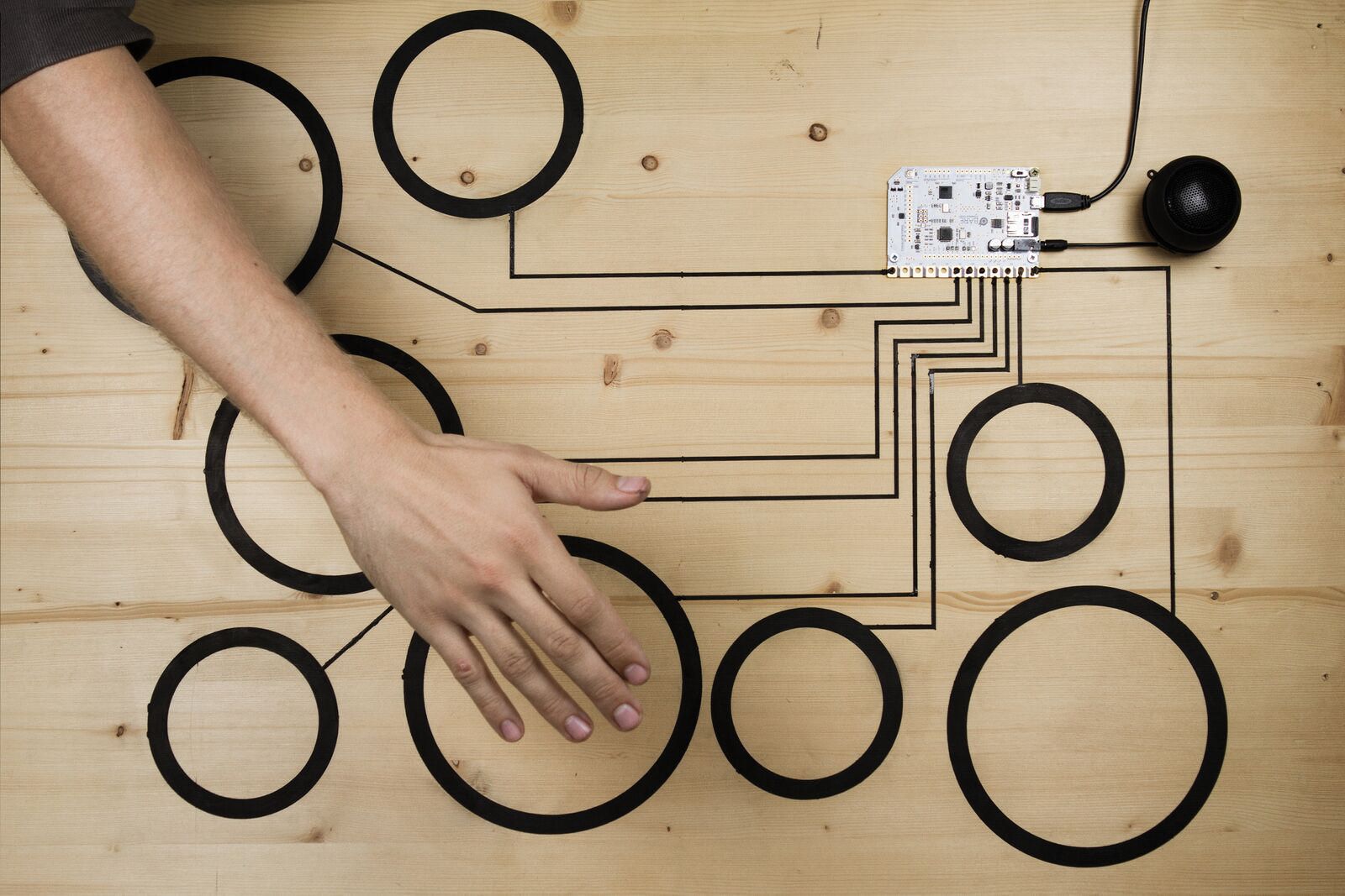 Bare-Conductive-Touch-Board-N-008.xxl3.jpg