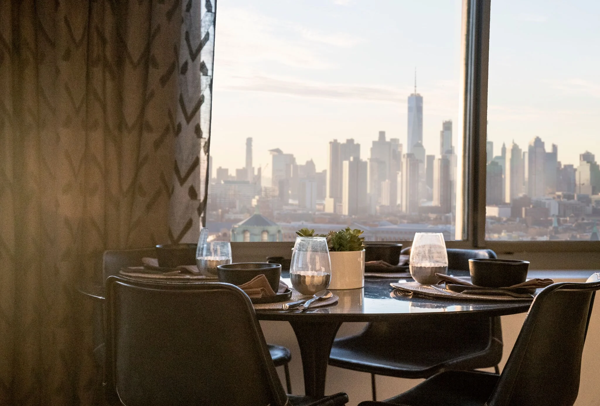 Model Apt Dining.jpg
