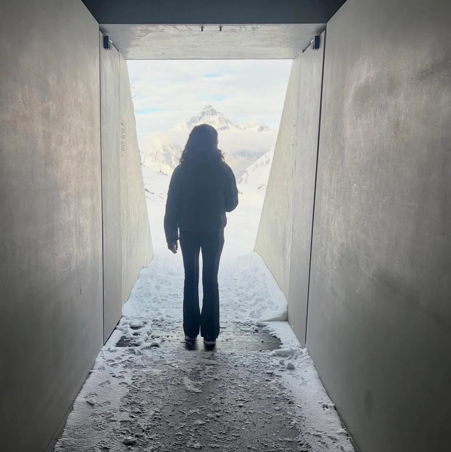 Maybe you CAN fool Mother Nature? #jamesturrellskyspace #lech #arlberg #earthart #mothernature