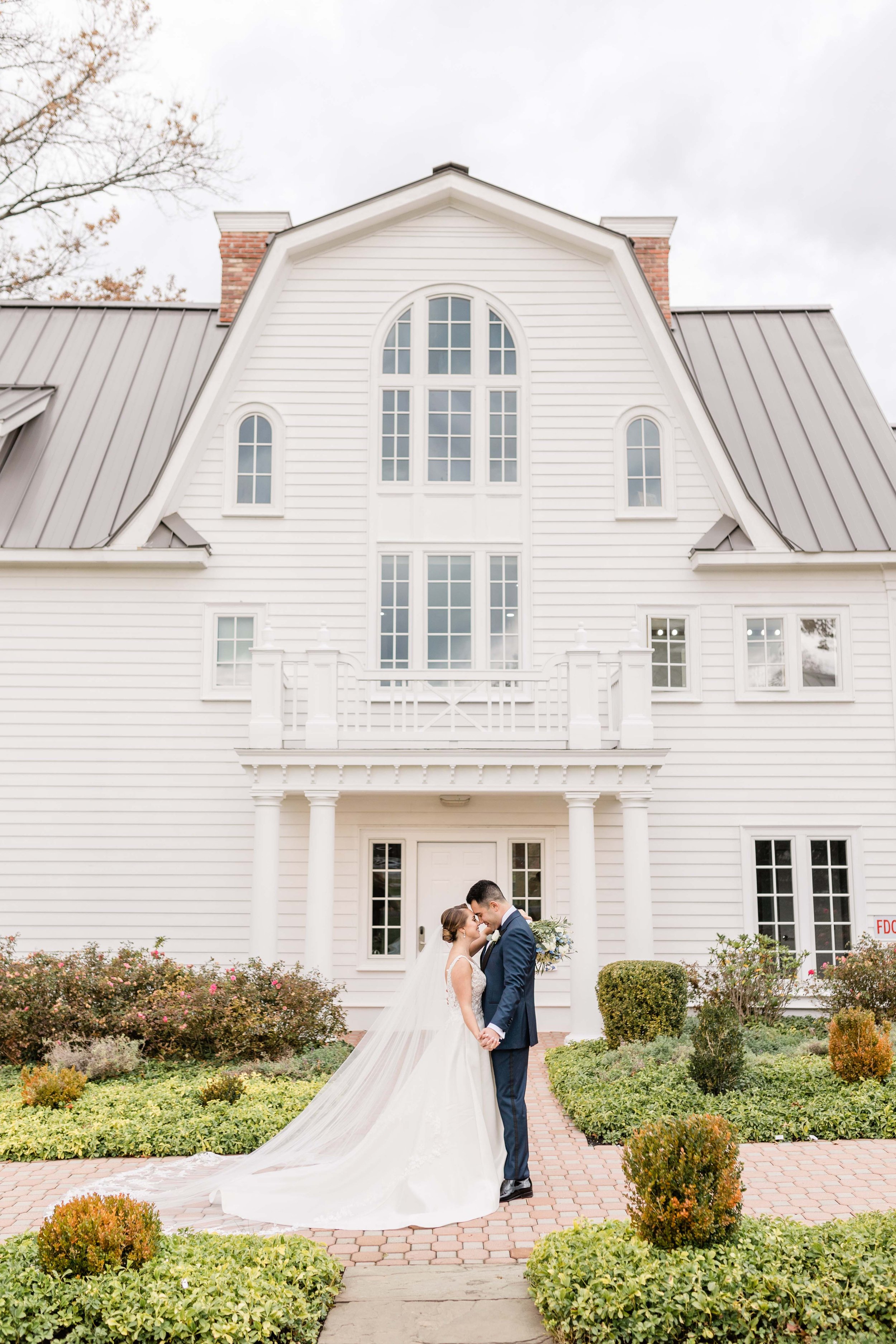 Ryland Inn Coach House Wedding — Lizzie Burger Photography | NY & NJ  Wedding Photographer