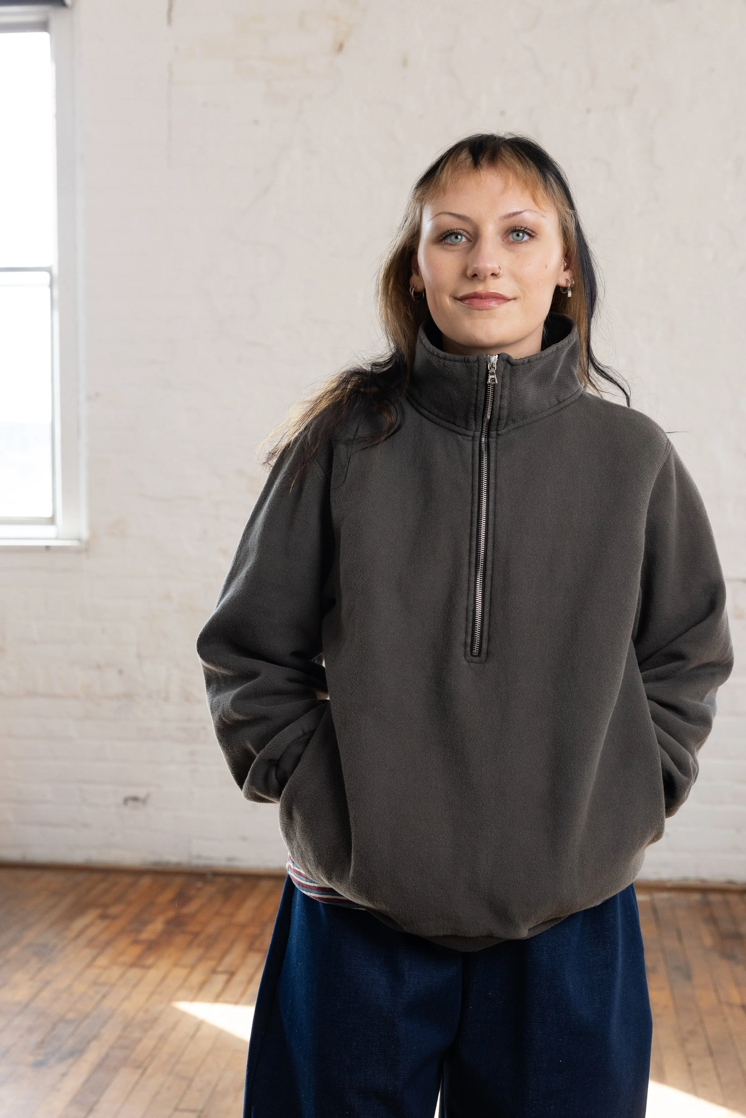 airport half zip - dark grey natural dye