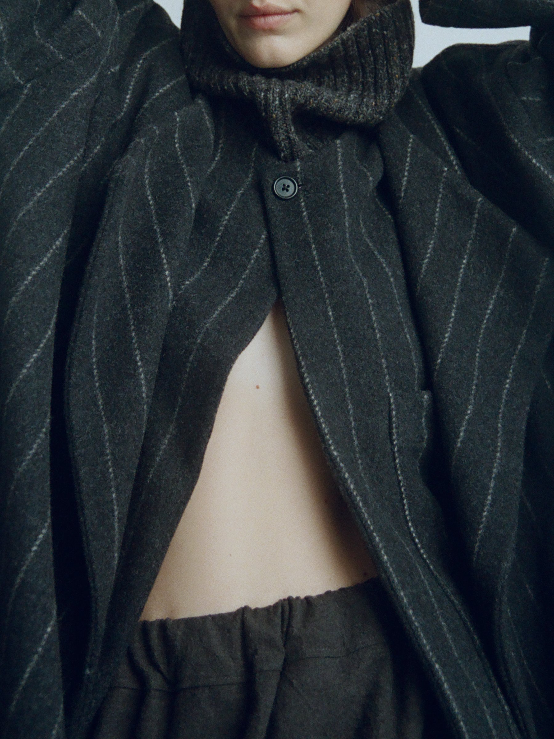 72722_ARI_008_03 1.jpg