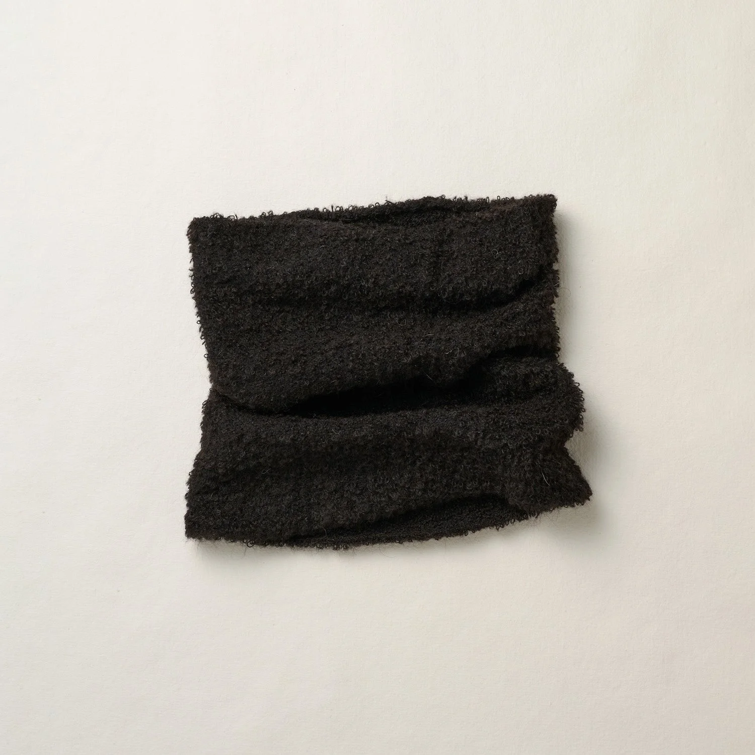 yahae - black alpaca snood
