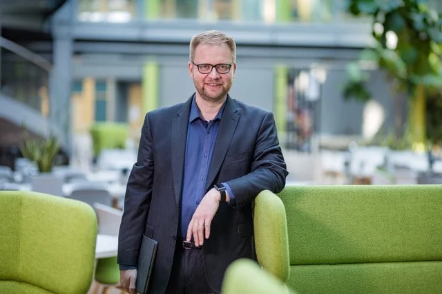 Tilitoimistopalvelu Tilisi Oy keskittää ohjelmistot yhdelle laskulle ja suosittelee sen tuomia hyötyjä kaikille yrittäjille