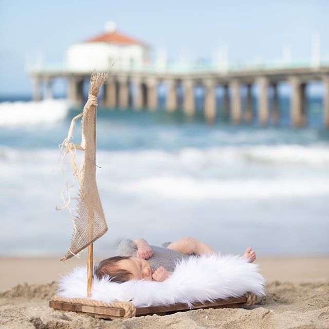 Newborn photos are priceless!  Don&rsquo;t forget to book your session for your due date!  #newbornphotography #newborns #babyphotography #childrensphotographer #katmonkphoto #katmonkphotography #prophotographer #portraitphotographer #manhattanbeach 