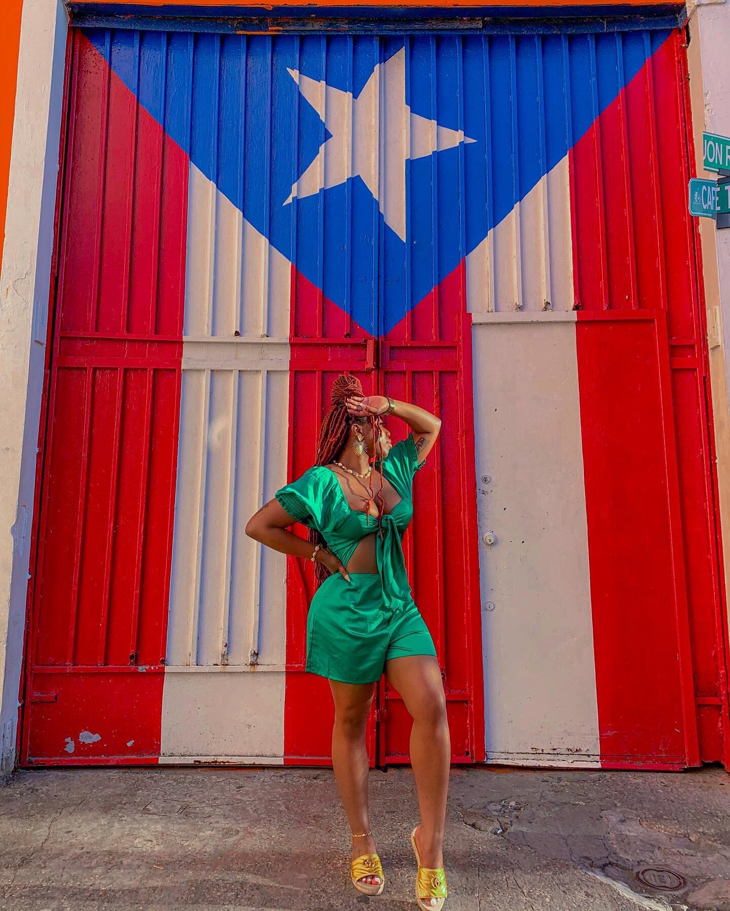 ✨save this post in your travel 📁 ✨
Puerto Rico is a blend of Taino, Spanish and African culture. The best part is that you do NOT need a passport! 

Keep these in mind when visiting:

1. Negative PCR (not rapid) test within 72 hours is needed for en