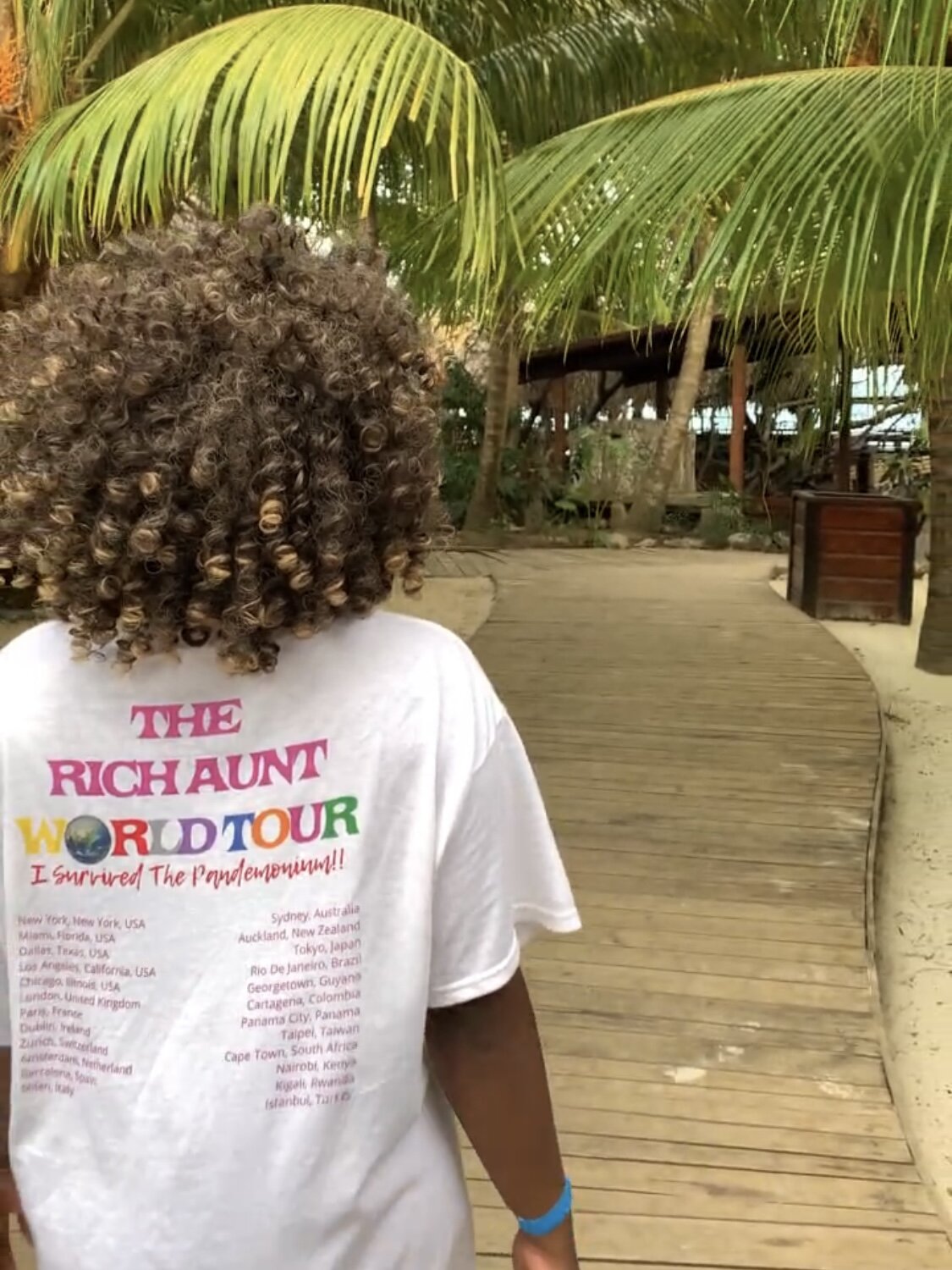 The Auntorage On Tour: Honduras-DEPOSIT