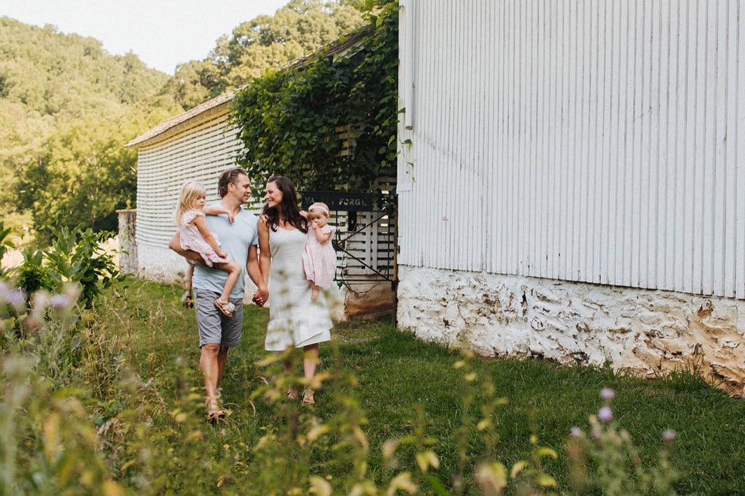 02_lifestyle_photographer_valley_forge_family.jpg