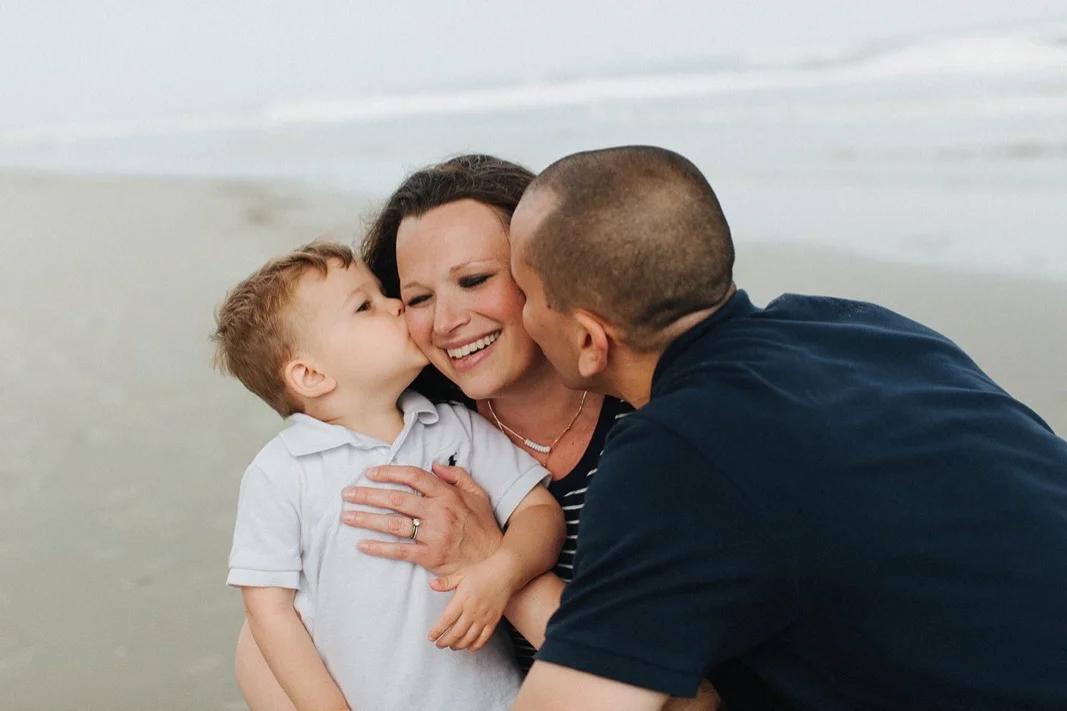 18_beach_lifestyle_photography_avalon_family.jpg