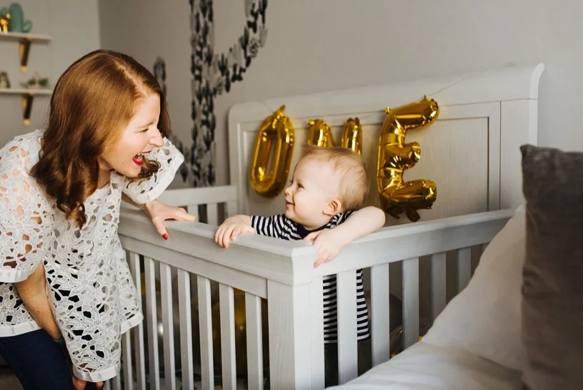 15_cake_family_first_birthday_photography_smash.jpg
