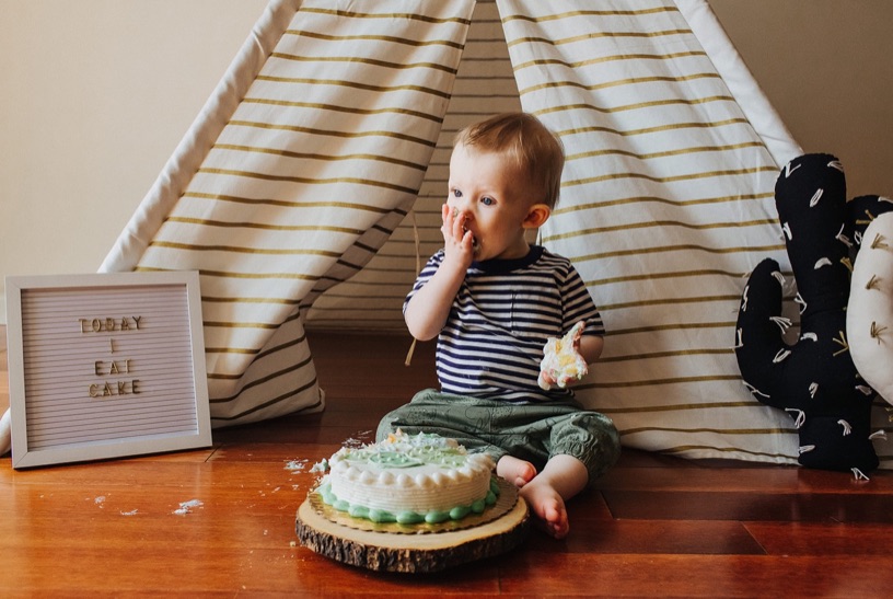 26_cake_family_first_birthday_photography_smash.jpg