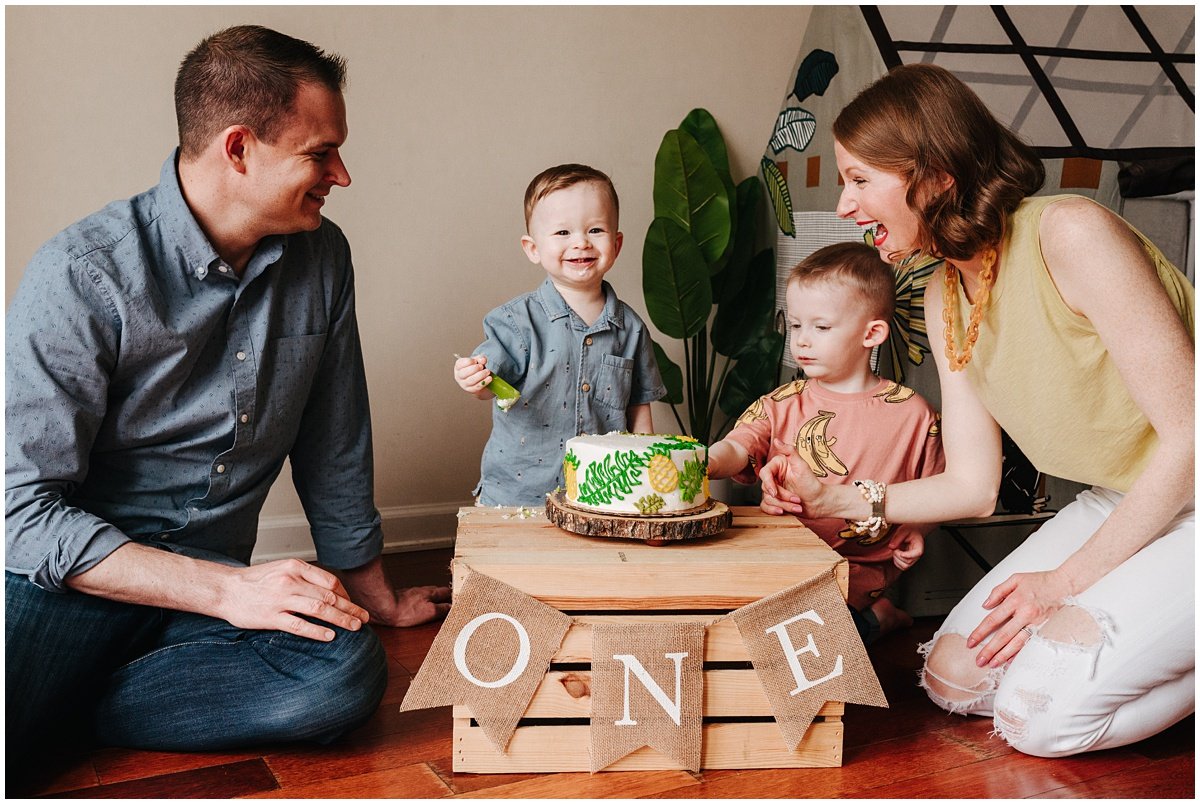 family_photography_cake_smash_philadelphia