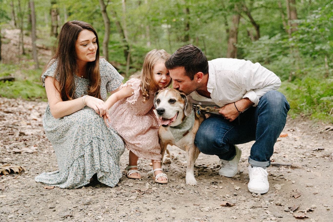 A sweet little family session with an emphasis on an older pup. Furry friends are such an important part of the family! I love that they wanted to focus their family photo session around their fur-babe! 🐾