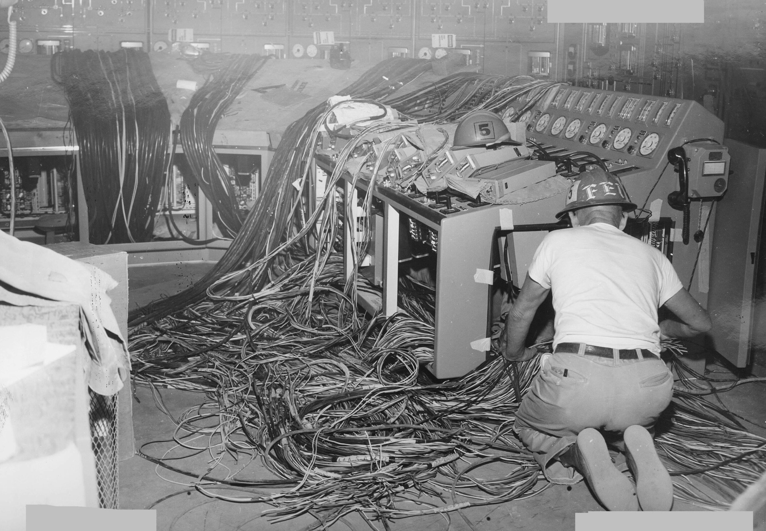 n-reactor-control-room-wiring-1963.jpg