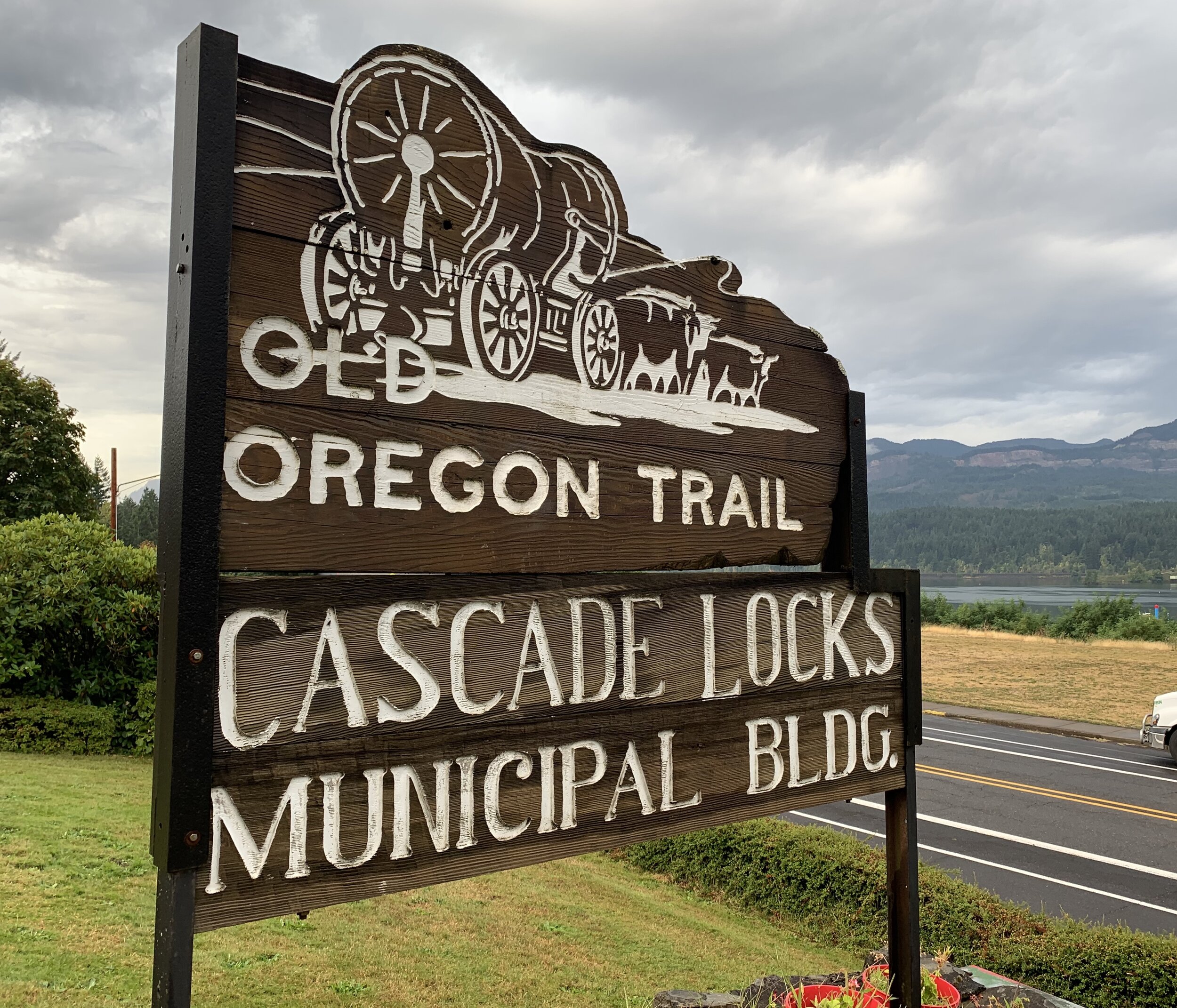 Cascade Locks pays homage to the Oregon Trail