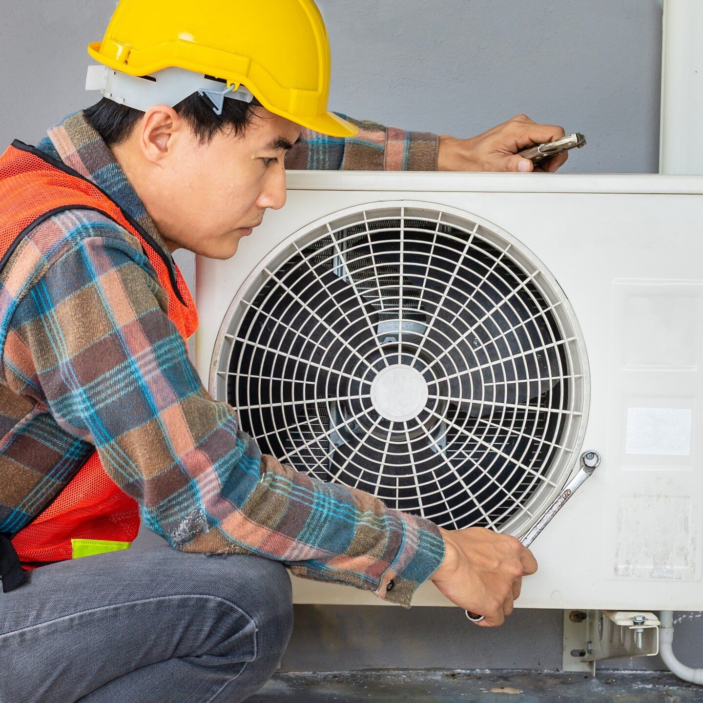 📢ODOE is now accepting rebate reservations for the Oregon Rental Home Heat Pump Program. Interested in installing heat pumps in your rental properties? Contact an approved contractor, who can reserve rebates on your behalf. Learn more - link in bio!