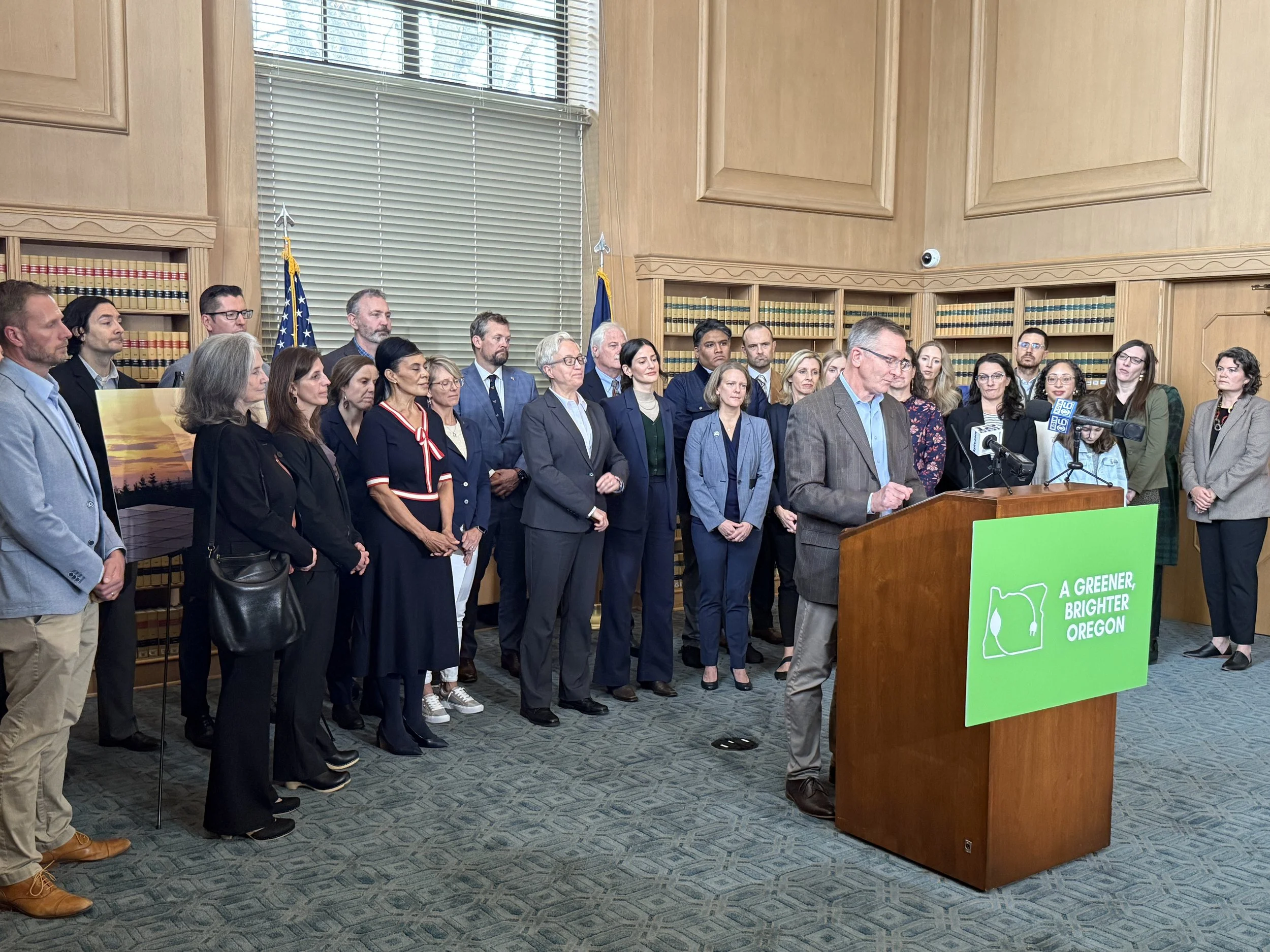Tim Miller, Director of Oregon Business For Climate makes remarks.