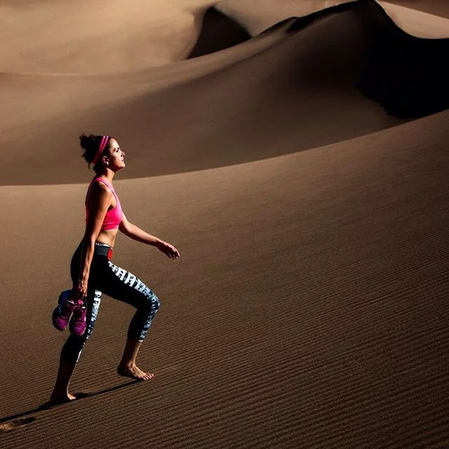 👣👣 One more walking to our shooting spot hidden away in The Great Sand Dunes 👣👣 #corbisimages #loweprobags #hoodmanusa #nationalpark #thegreatsanddunes #colorado #coloradolife #ColoradoLive #coloradolove #coloradotography @travelcolorado @colorad