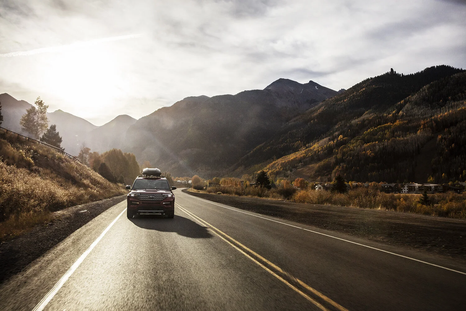 morahan_visuals_outside_tv_ford_explorer_11426_v1.jpg
