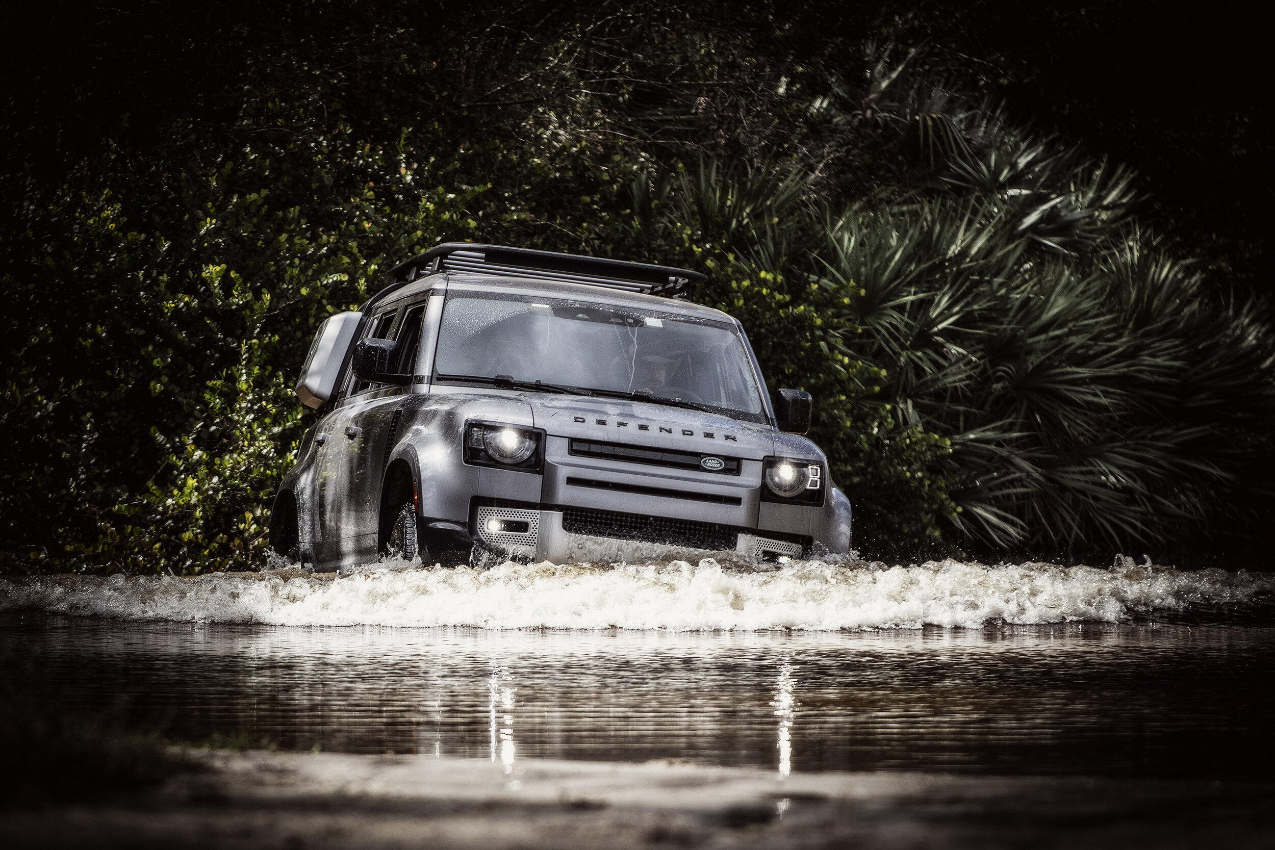 morahan_visuals_outside_tv_land_rover_13486.jpg