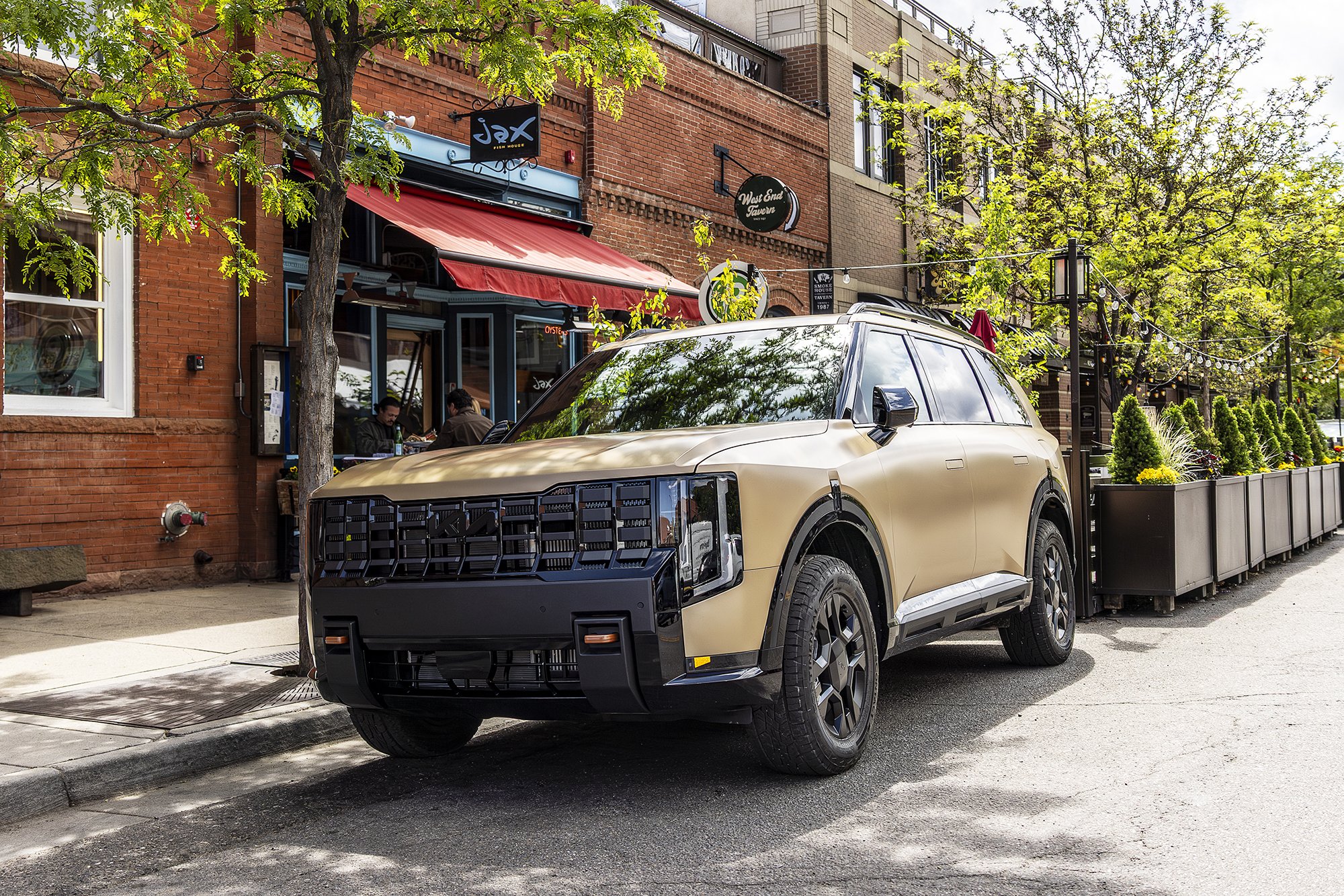 morahan_visuals_outside_tv_kia_telluride_30146.jpg