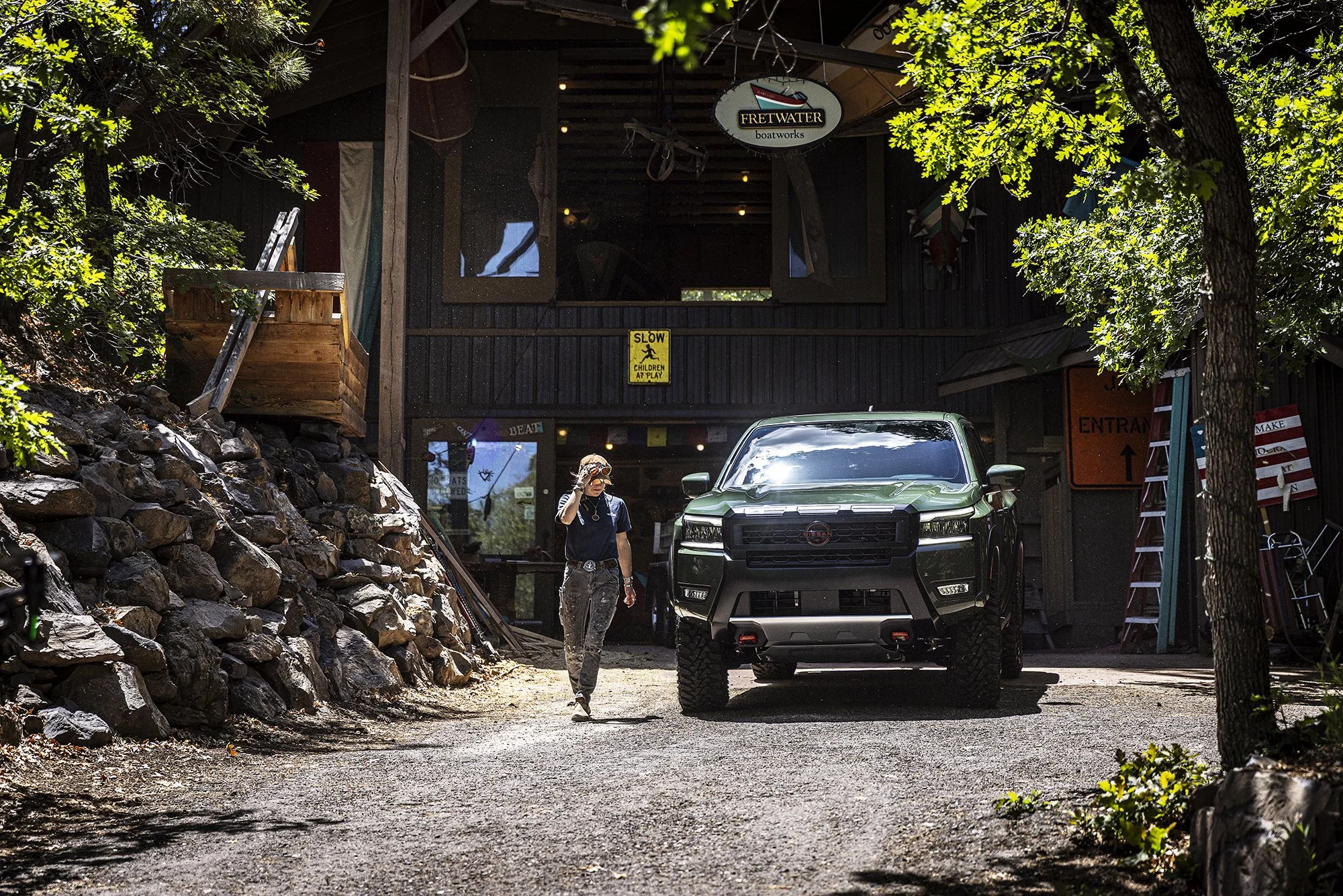 morahan_visuals_outside_tv_nissan_frontier_01643.jpg