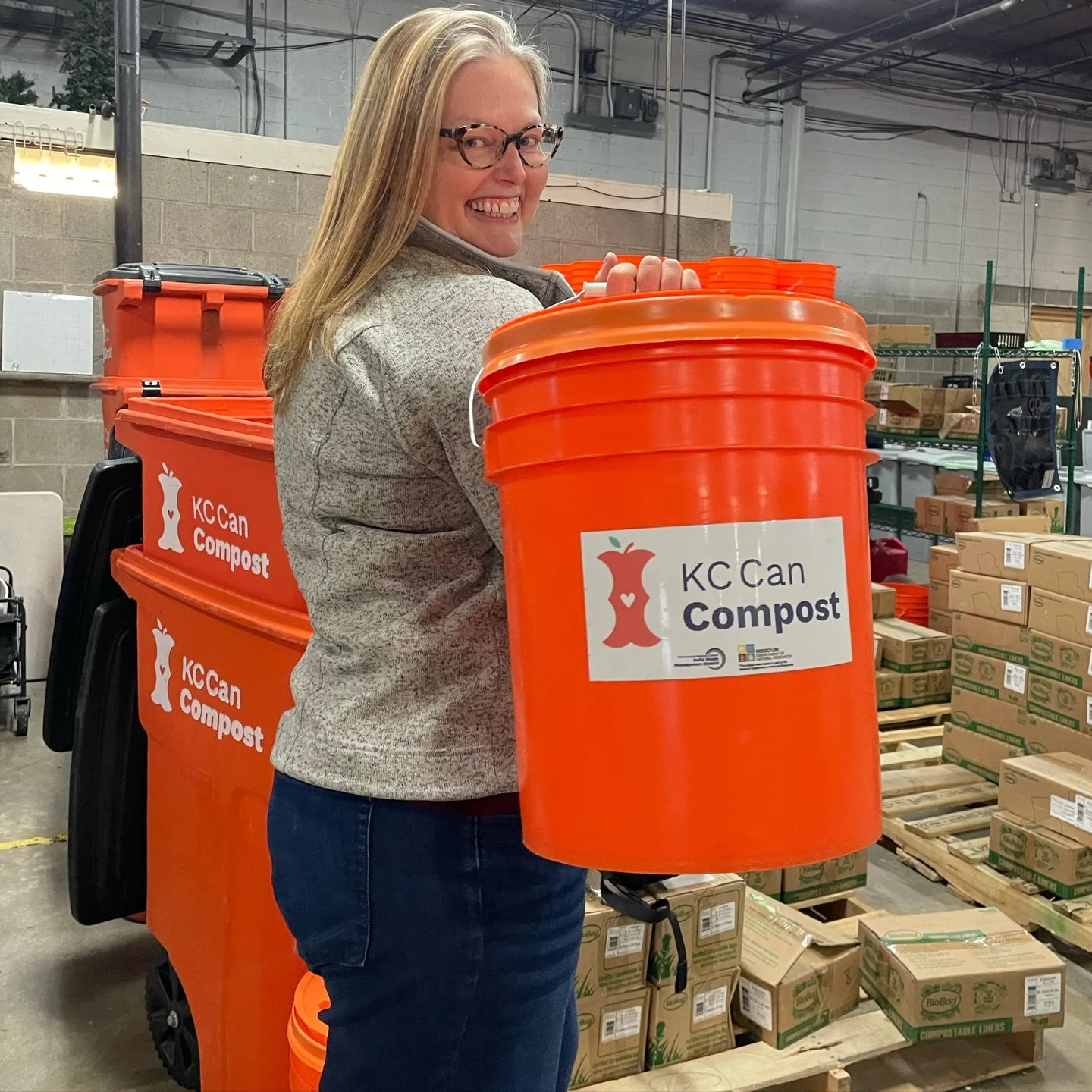 Don&rsquo;t let winter freeze your sustainability goals! ❄️

Here&rsquo;s a cool fact: While home static compost piles slow down in the cold, commercial facilities use monitored, large scale methods to break down your food scraps quickly all year rou