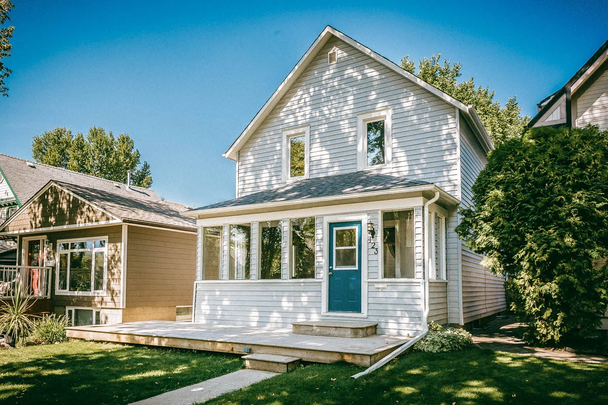 423 9th Street East-02.jpg