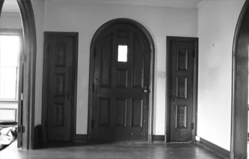 GLEN- INSIDE DOOR BEFORE.jpg