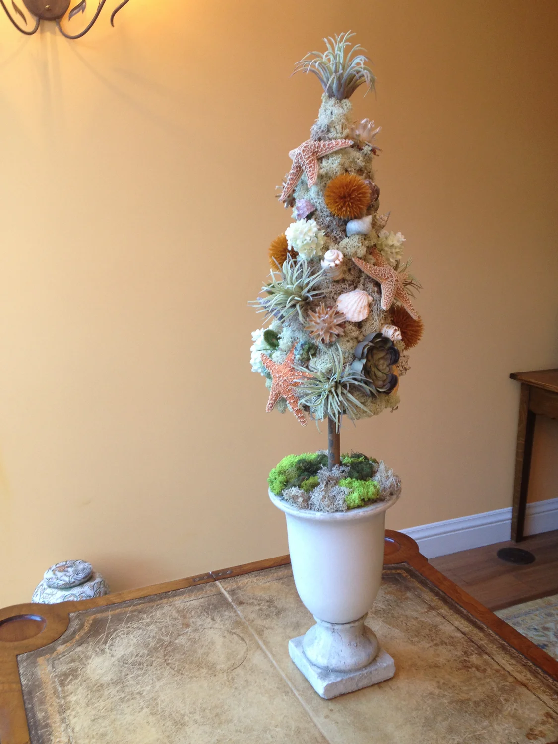 Marine Table Arrangement