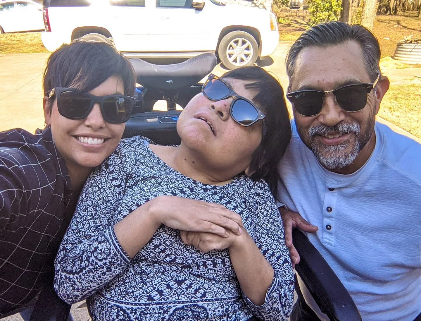 So thankful for Pops and Sister spending a few days with me. 😍
*
*
*
#family #familia #fam #hermana #sister #dad #latinx #mexicanos #padre #selfie #spendtimetogether #spendtimewithfamily #ilovemyfamily