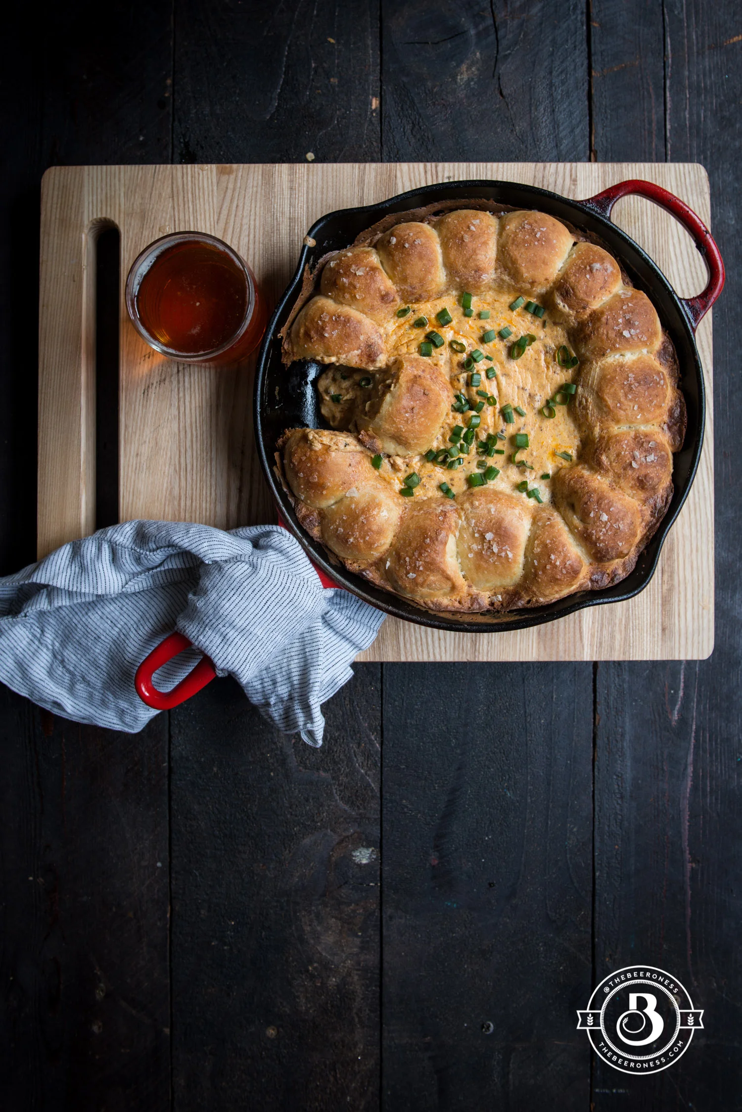 Skillet-Chorizo-Beer-Cheese-Dip-in-a-Pizza-Crust-Ring-4.jpg